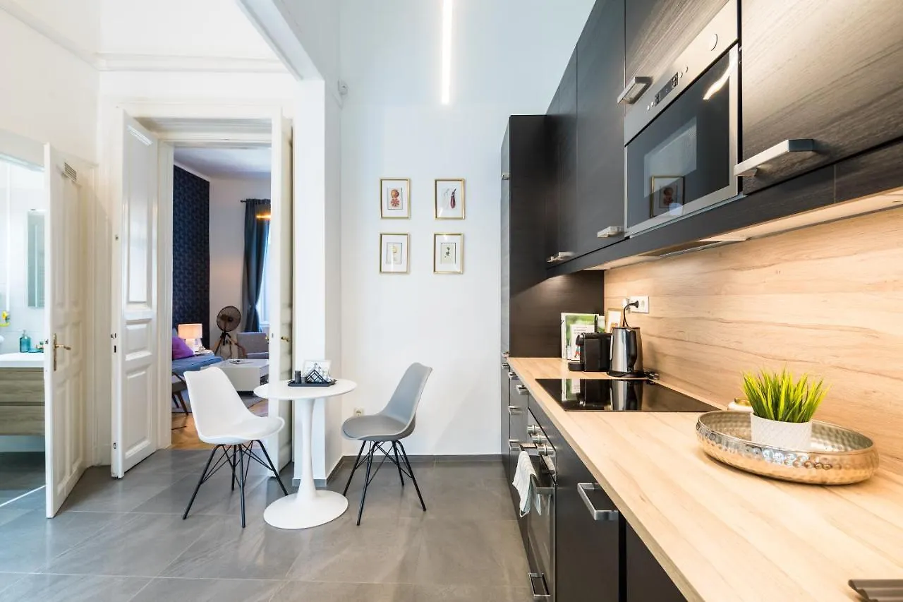 Double Blue Apartment In Budapest Downtown