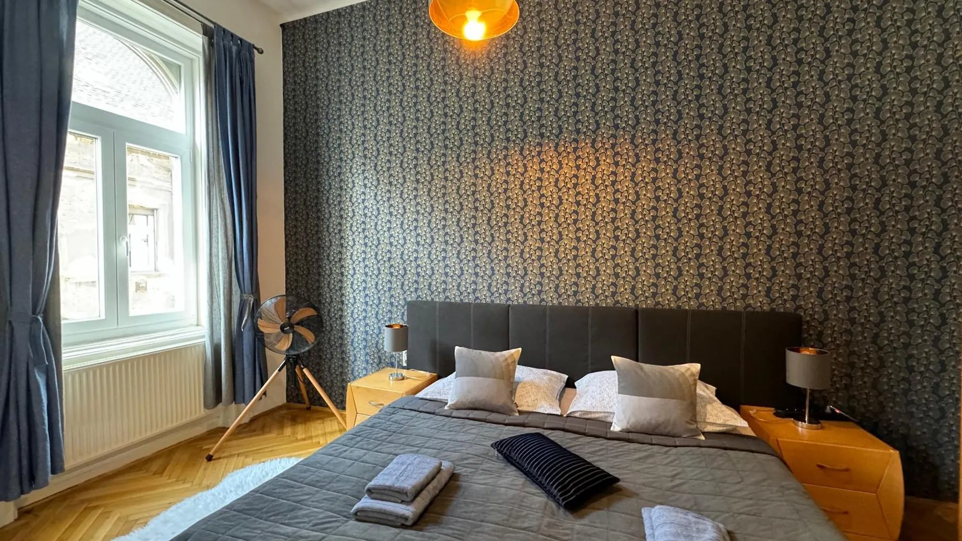 Double Blue Apartment In Budapest Downtown